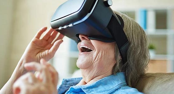 Charla informativa sobre la brecha digital de las personas con patologías discapacitantes como las enfermedades neurodegenerativas y/ o afines